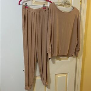 Elegant Women's Beige Lounge Set